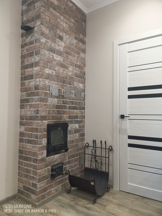 Продам  частину будинку  в центрі міста.