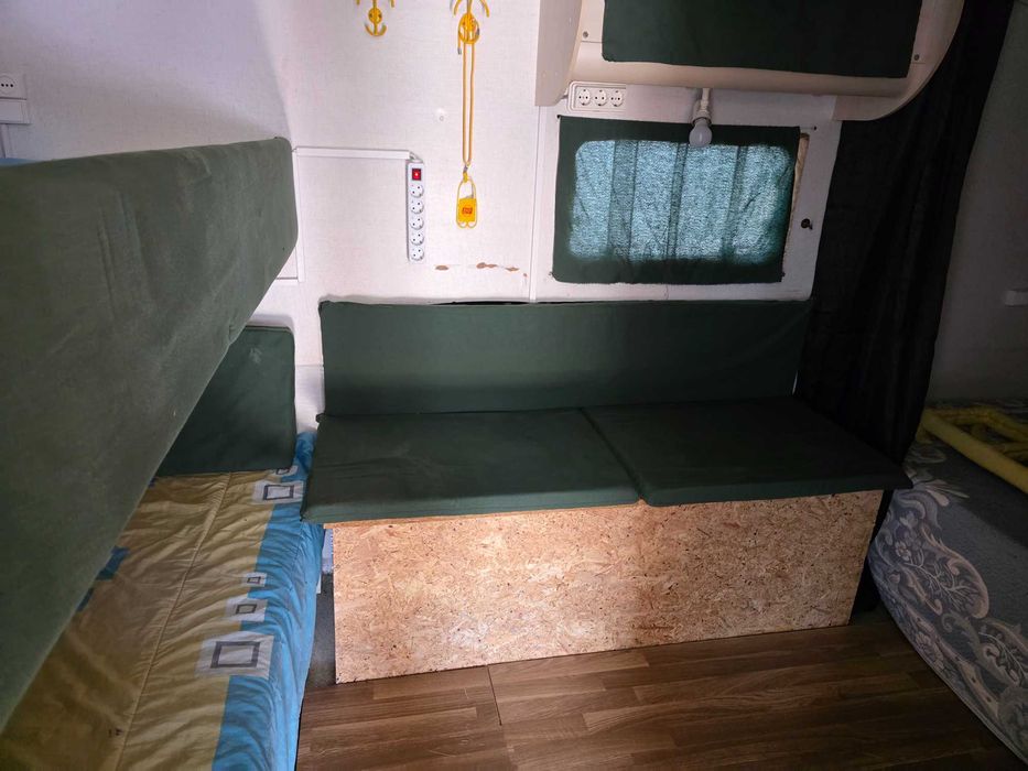 Vendo caravana com avançado