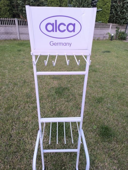 Regały, banery po sklepie motoryzacyjnym, reklama, stojaki Mobil,Bosch