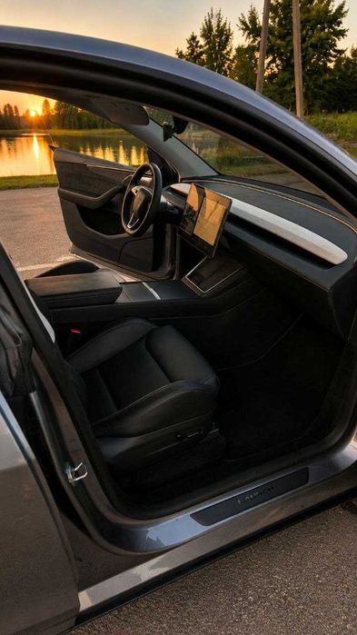 Tesla Model Y Juniper Launch Series 2025