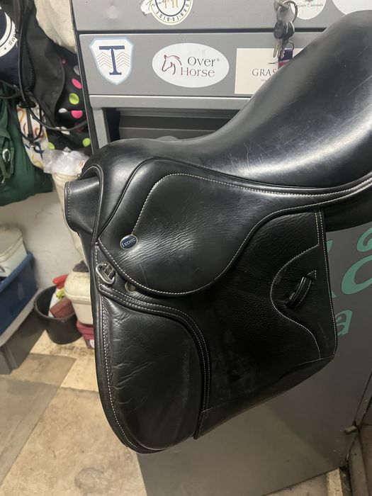 Siodło ikonic light 16’’czarne