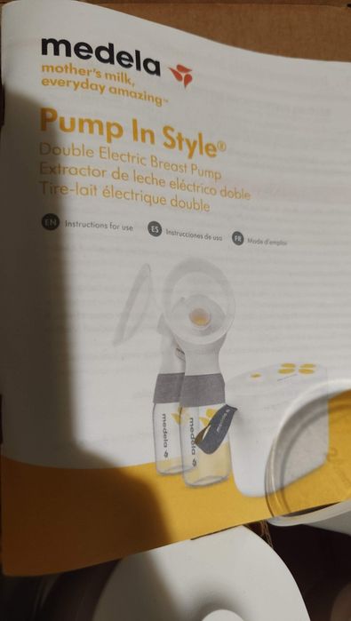 Електричний подвійний молоковідсмоктувач Medela Pump In Style