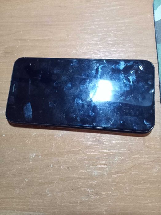 Смартфон iPhone XR