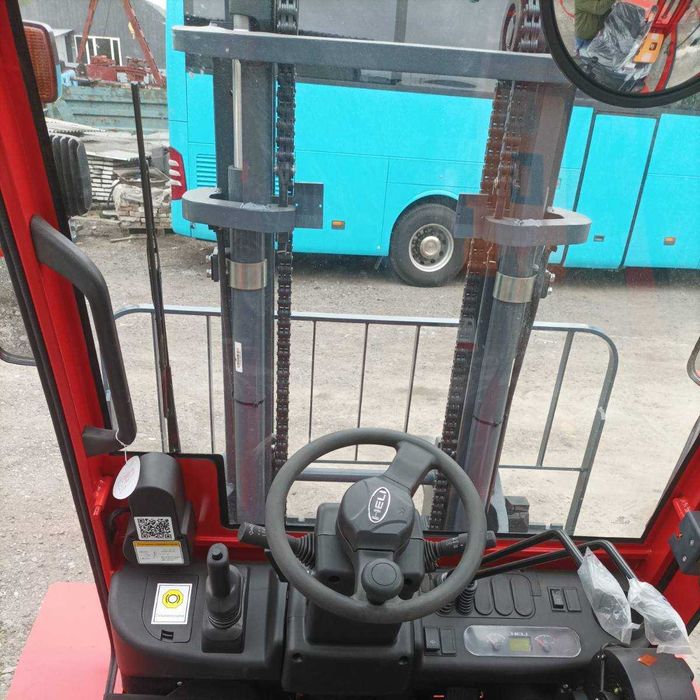 Позашляховий/Вседорожній навантажувач вилковий підвищеної прохідності