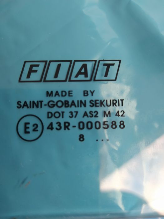 Vidro lateral traseiro auto Fiat