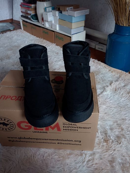 Уггі на липучках