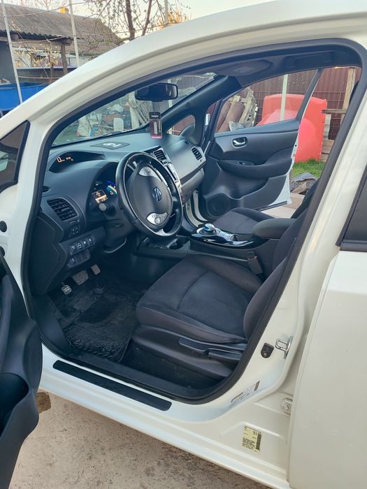 Продам Nissan Leaf