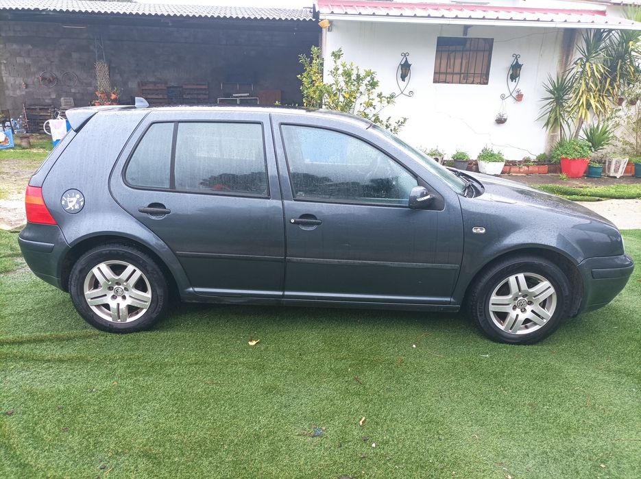 GOLF 2001 super estimado