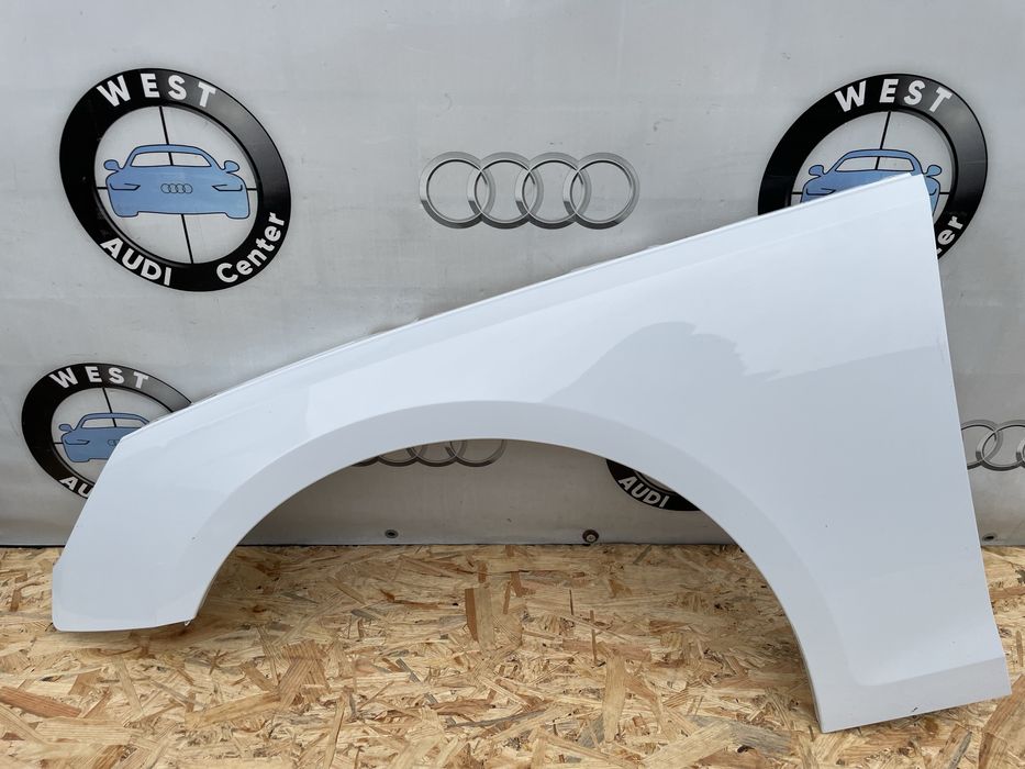 Переднє ліве крило Ауді A4 b9 rest