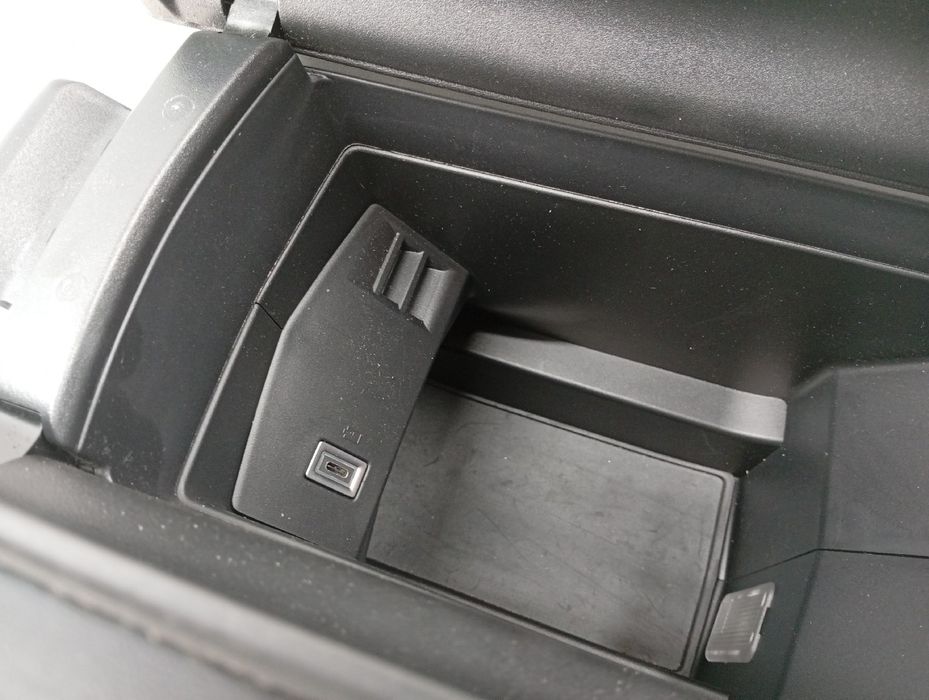 Consola de apoio de braço - PEUGEOT 308 III