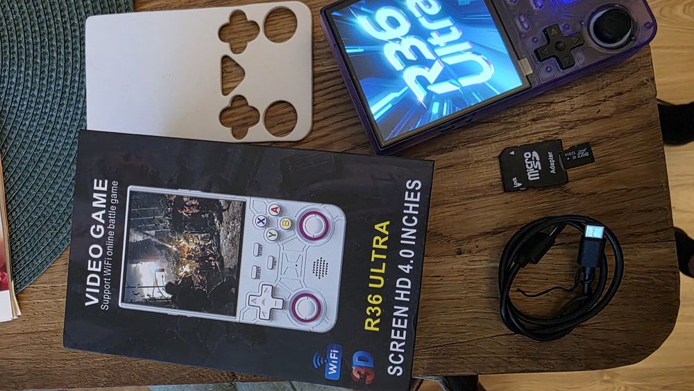 Konsola retro R36 ultra 128gb 40tys gier 4 cale ekran