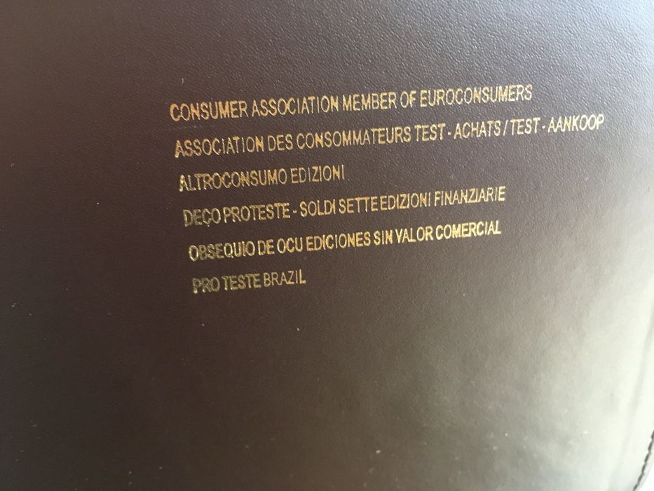 Pasta castanha de couro