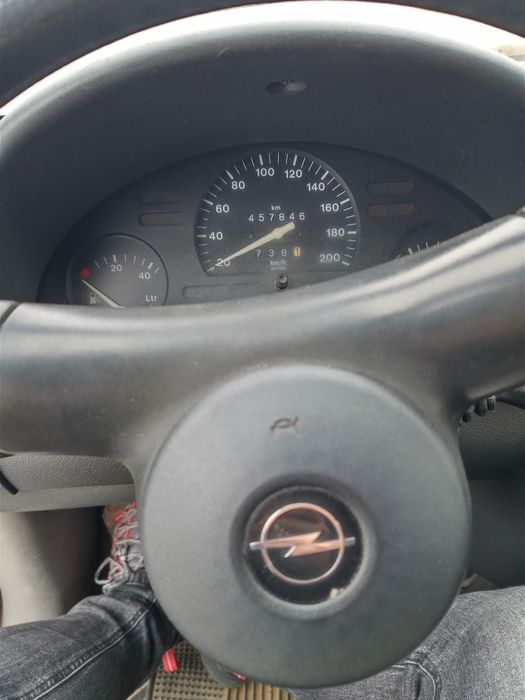 Opel Corsa B 1.7D (Motor Isuzu)