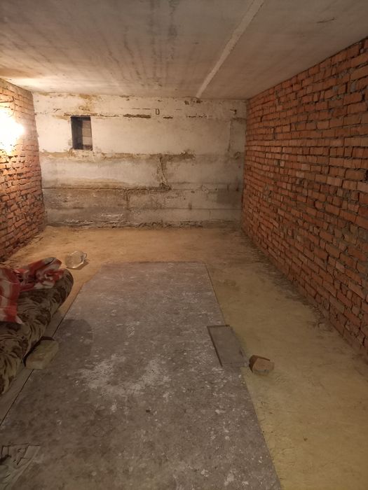 Продаж підвала на Пирогова