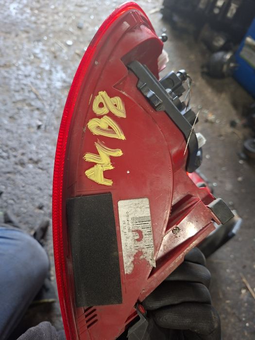Audi a4 b8 sedan lampa tył prawa kompletna Europa  oryginał