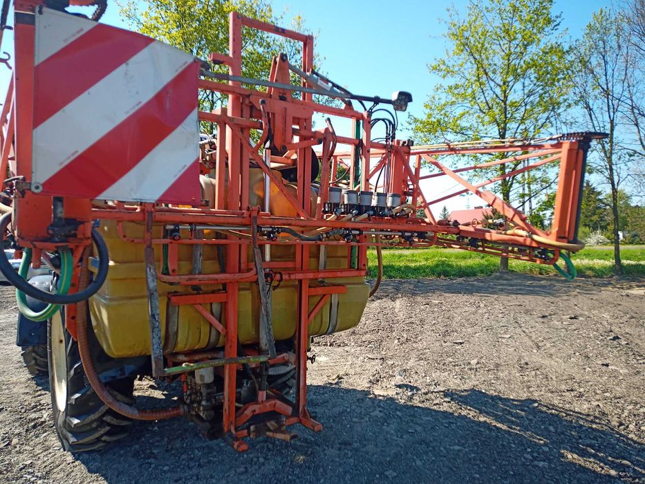 Opryskiwacz zawieszany Douven 21m