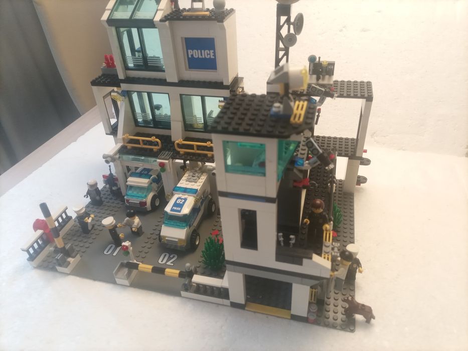 Klocki LEGO policja 7744 komisariat posterunek