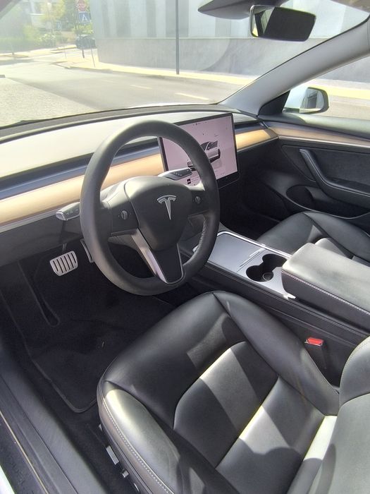 Tesla Model 3 — fotografia 5
