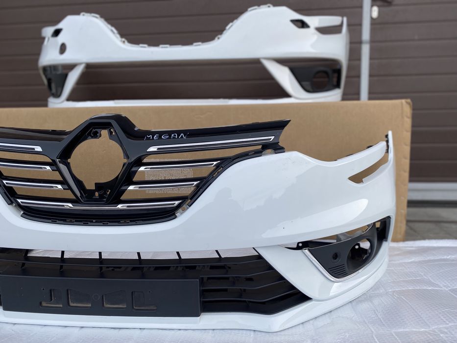 Бампер Megane IV Меган 4 передній бампер решітка поворотник