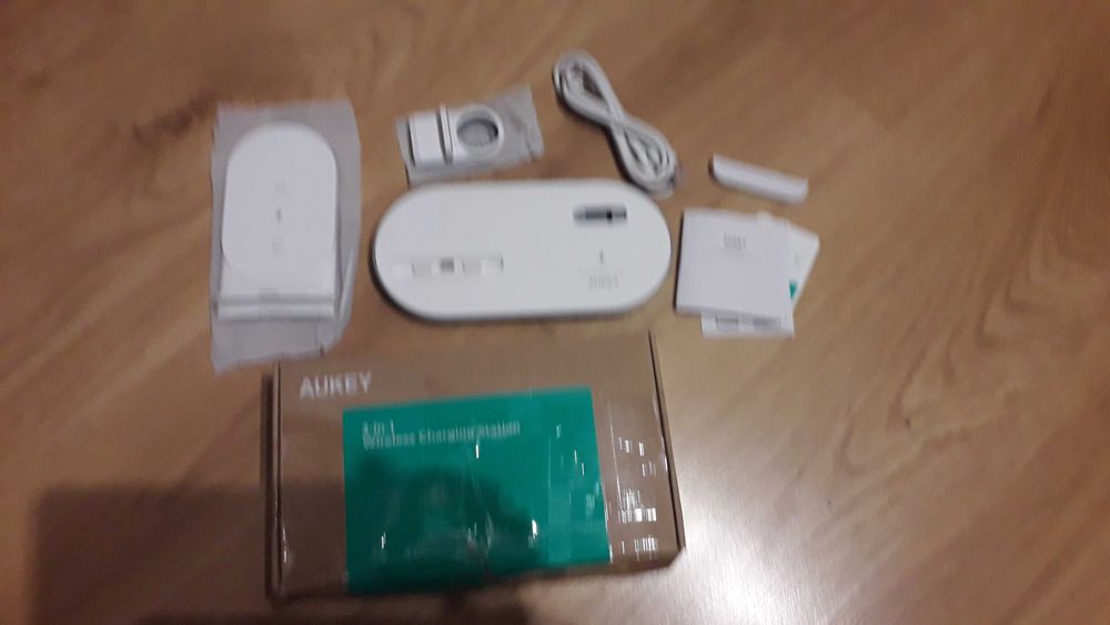 Bezprzewodowa ładowarka indukcyjna 3in1 AUKEY