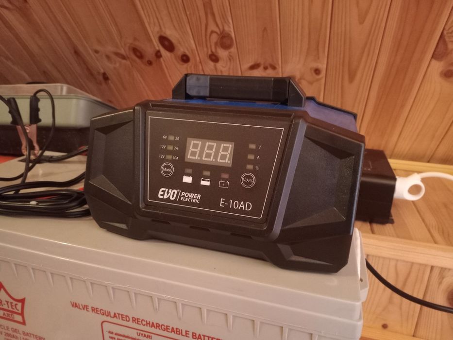 Продам акумулятор гелевий QR-Tec 12V 200 Ah. Інвертор. Зарядне.