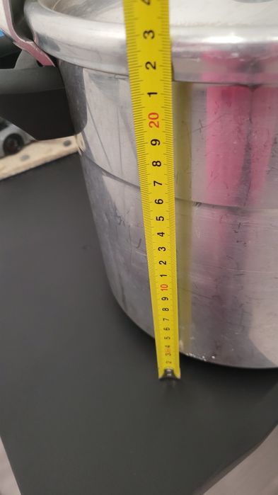 Panela de pressão Sirampos em bom estado.