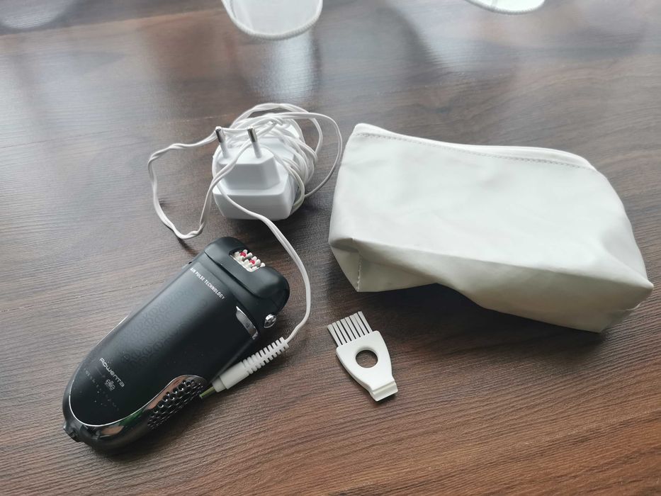 Depiladora Rowenta  em excelente estado com bolsa e pincel de limpeza