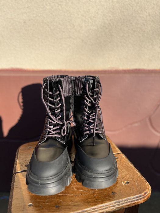 Жіночі черевики 38 розмір