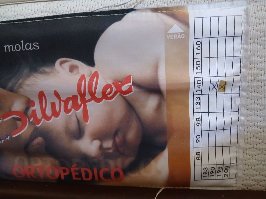 Cama de casal com estrado e colchão