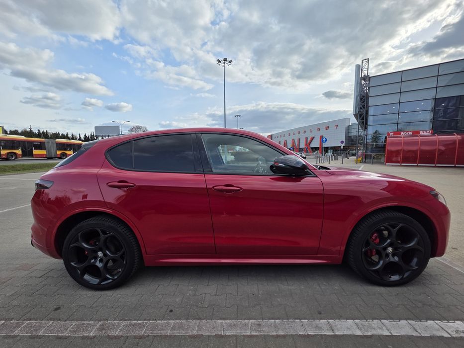 CESJA! Alfa Romeo Stelvio benz. 280km