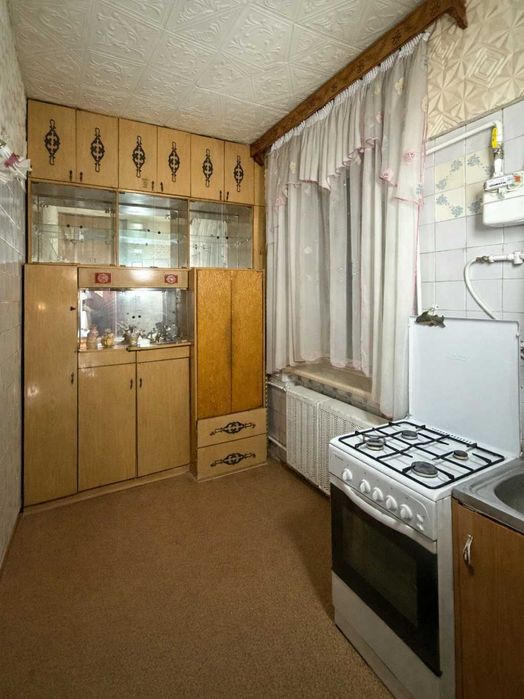 Продаж квартири 75 м2 на "стометрівці". Сталінка