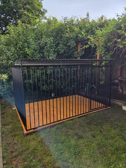 Kojec dla psa. Solidnie wykonany. Szybkie terminy realizacji.