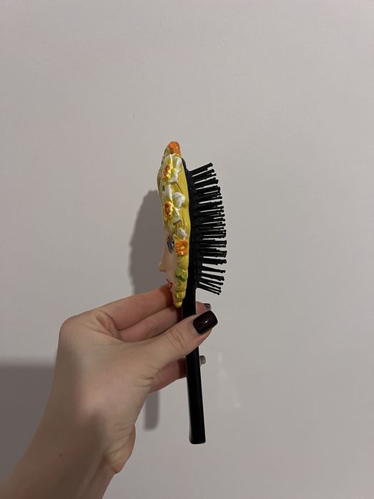 Nowa, designerska szczotka do włosów. Idealna na prezent!