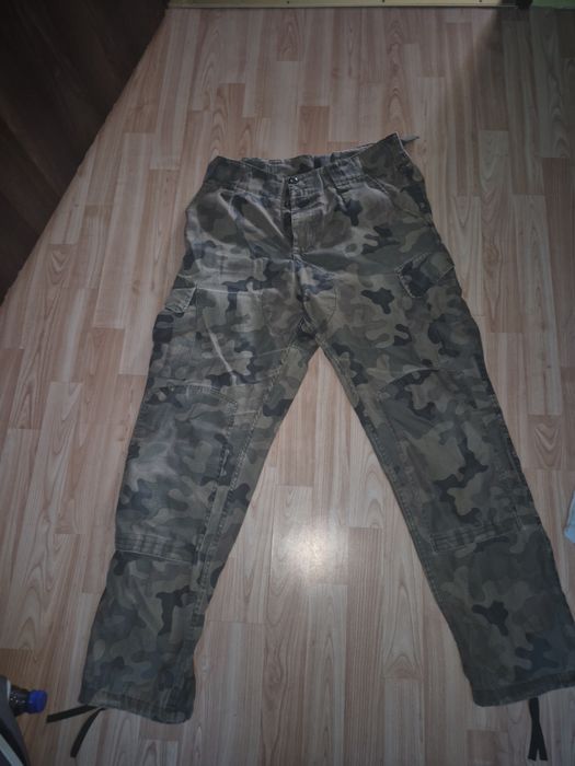 Spodnie wojskowe firmy TEXAR w bardzo dobrym stanie, 4 pary