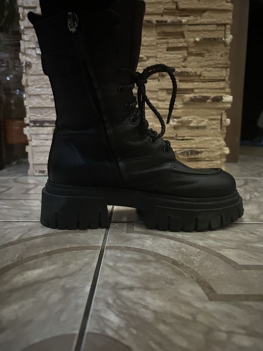 Ботинки коженые