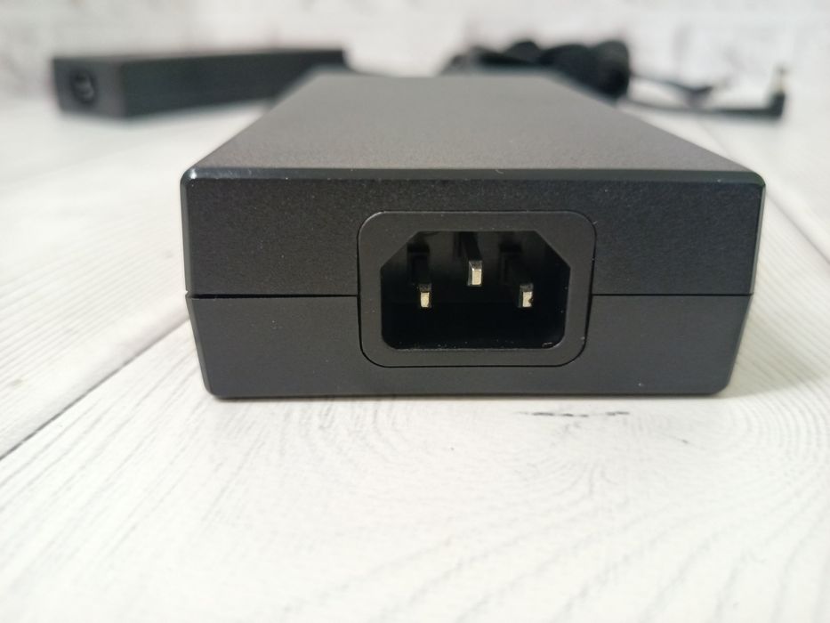 Зарядний пристрій Chicony A230A029P 230 W 11,8 A  5.5 х 2.5 мм