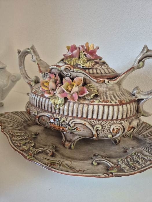 Sopeira terrina capodimonte