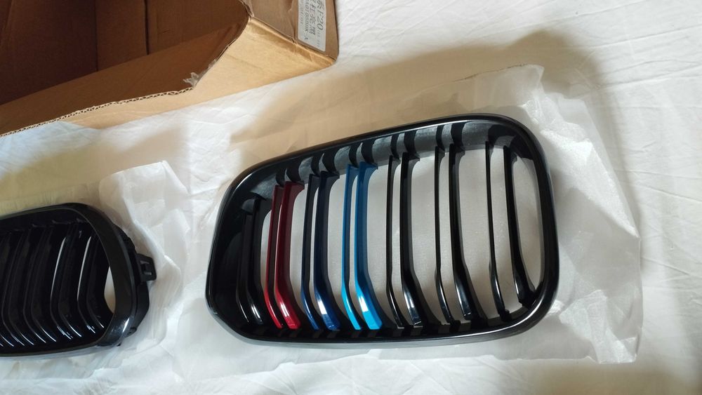 Grelhas / Rins BMW Série 1 F20 LCI Preto Brilhante Cores M