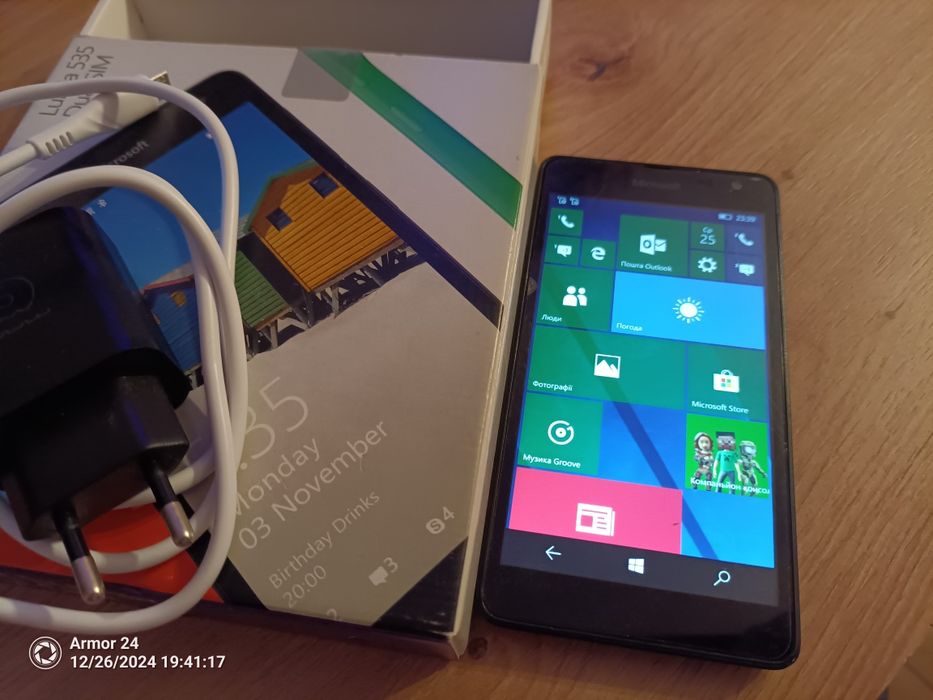 Microsoft Lumia 535 на windows 10 + флеш карта 8гб