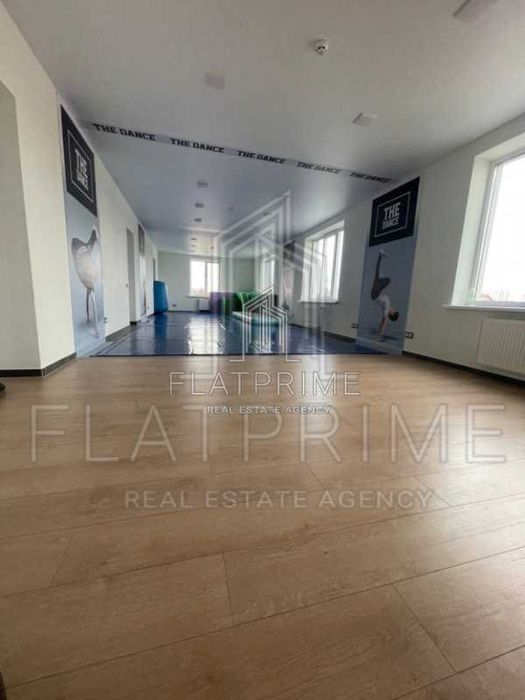 Продаж комерцiйна фасадна будiвля торгове примiщення