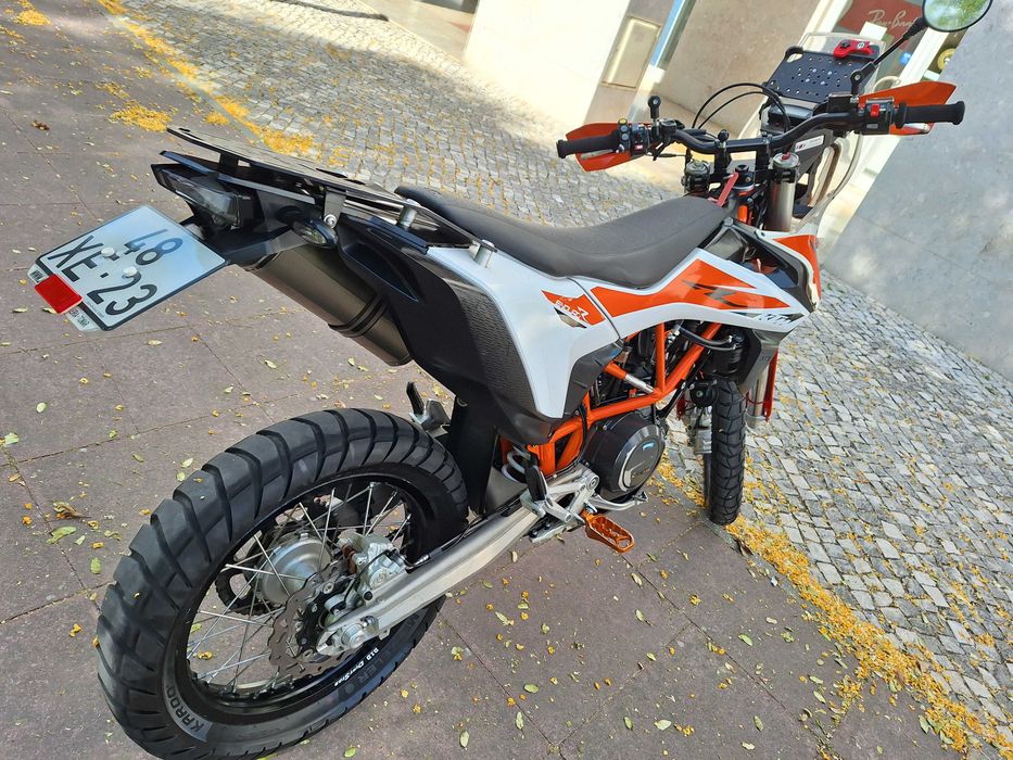 Moto KTM 690 Enduro