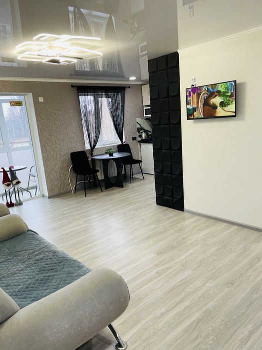 3-х кімнатна квартира подобово Соборності 42