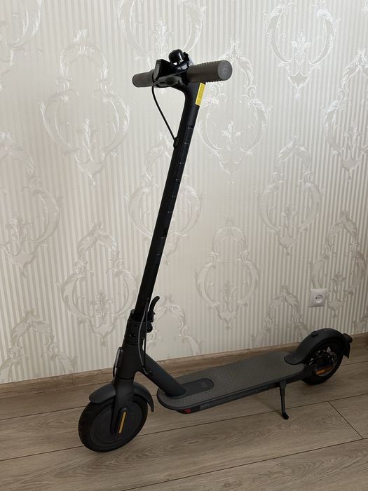 електросамокат Xiaomi Mi Electric Scooter 1s black.