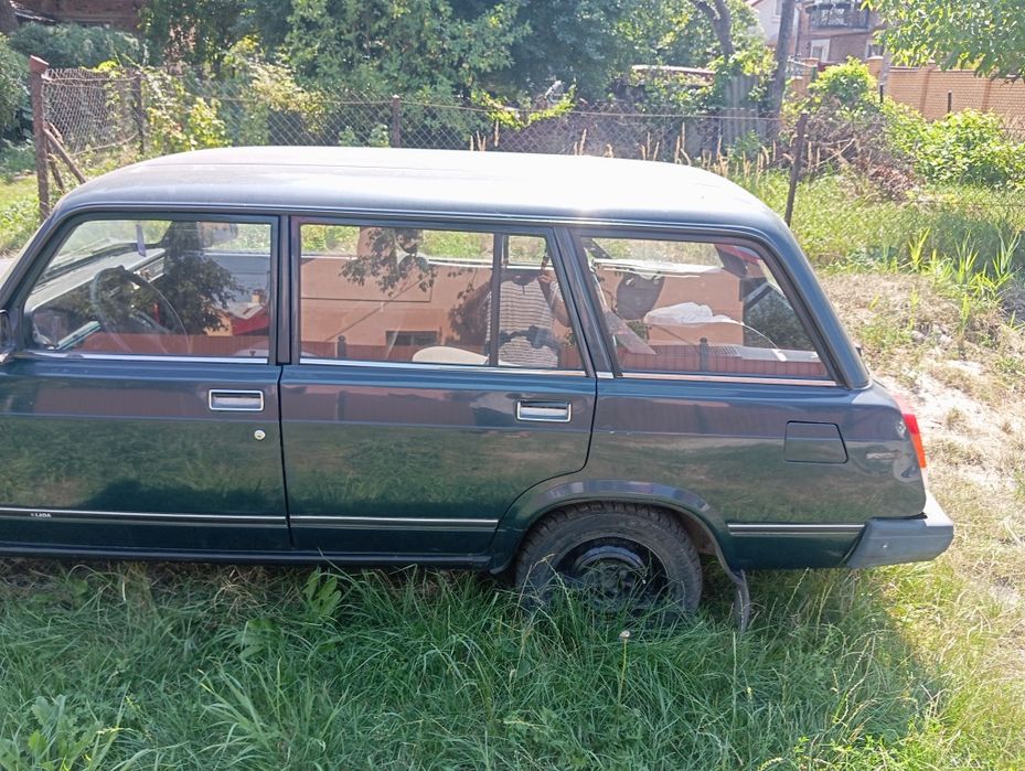 Автомобіль ВАЗ 21043