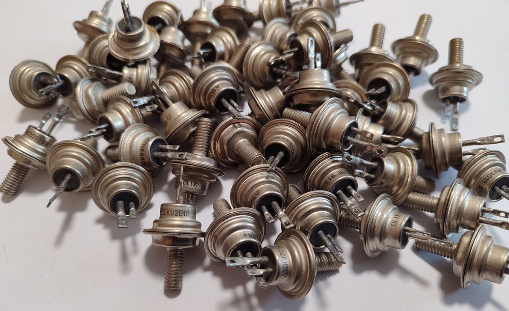 Продам Тиристори КУ 201