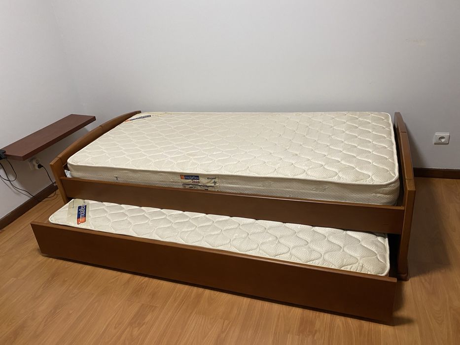 Cama dupla com gaveta, que se transfoma numa cama de casal, como novo