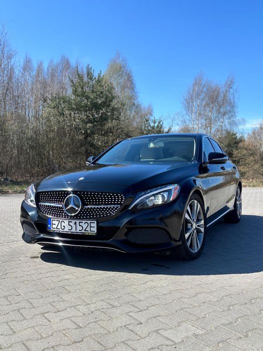 Mercedes-Benz Klasa C Ładny i zadbany Mercedes w205 c300