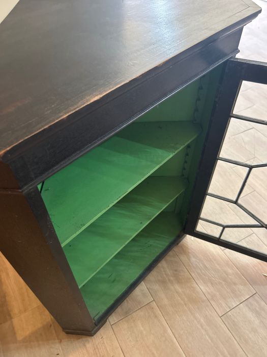 Armário em madeira de canto