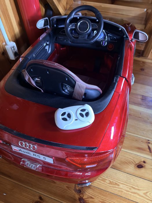 Sprzedam samochod na akumulator Audi RS 5