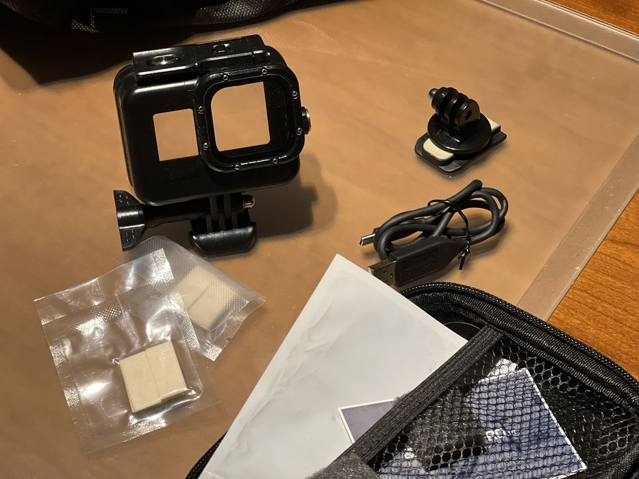 GoPro 8 black edition com camera estanque e outros